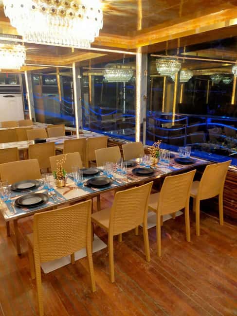 Dubai Marina Dhow Cruise: Dinner Buffet & Live Entertainment - Service, ship comfort, and small extras