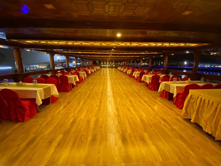 Dubai Marina: Dinner Cruise in a Traditional Boat - What to expect from the international buffet