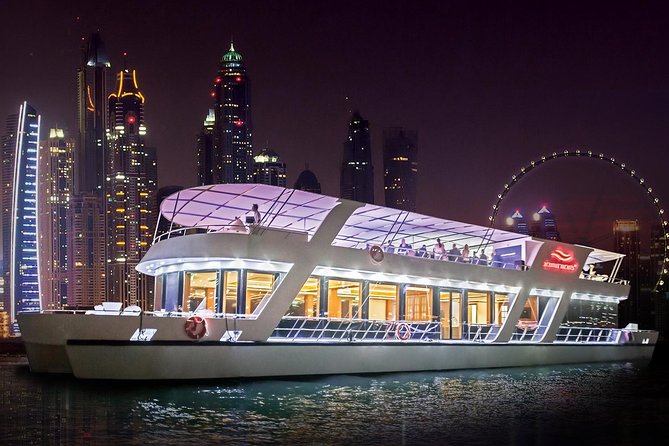 Dubai Marina Dinner Cruise with Live Music & Open Bar - Service, space, and the weak points