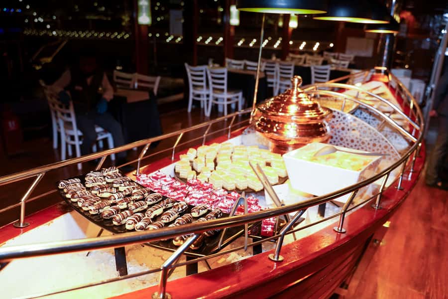 Dubai: Marina Luxury Dhow Dinner Cruise - Music, mood, and the onboard atmosphere