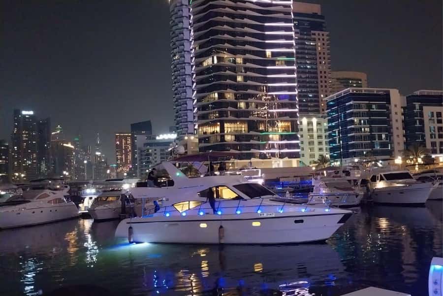 Dubai Marina luxury Yacht Tour: AinDubai,JBR &Harbour(1Hour) - Finding Splash Tours behind the mosque
