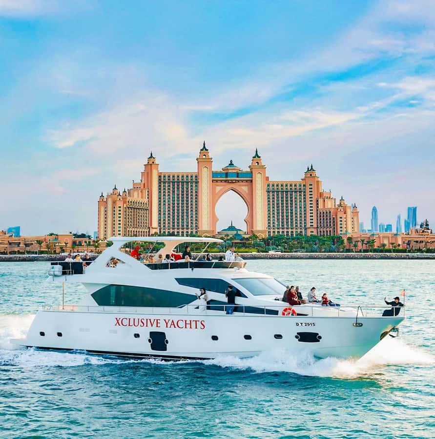 Dubai Marina: Luxury Yacht Tour with Breakfast or BBQ Option - Why seeing Dubai from the water works so well