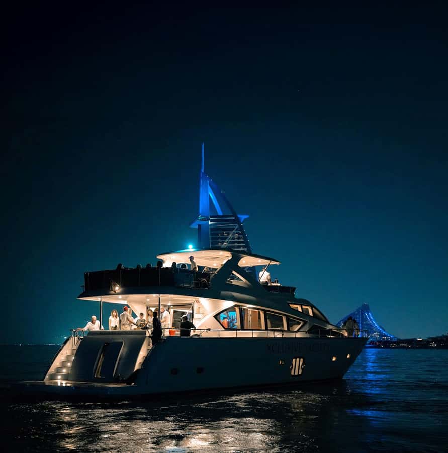 Dubai Marina: Luxury Yacht Tour with Breakfast or BBQ Option - Checking in at Dubai Marina