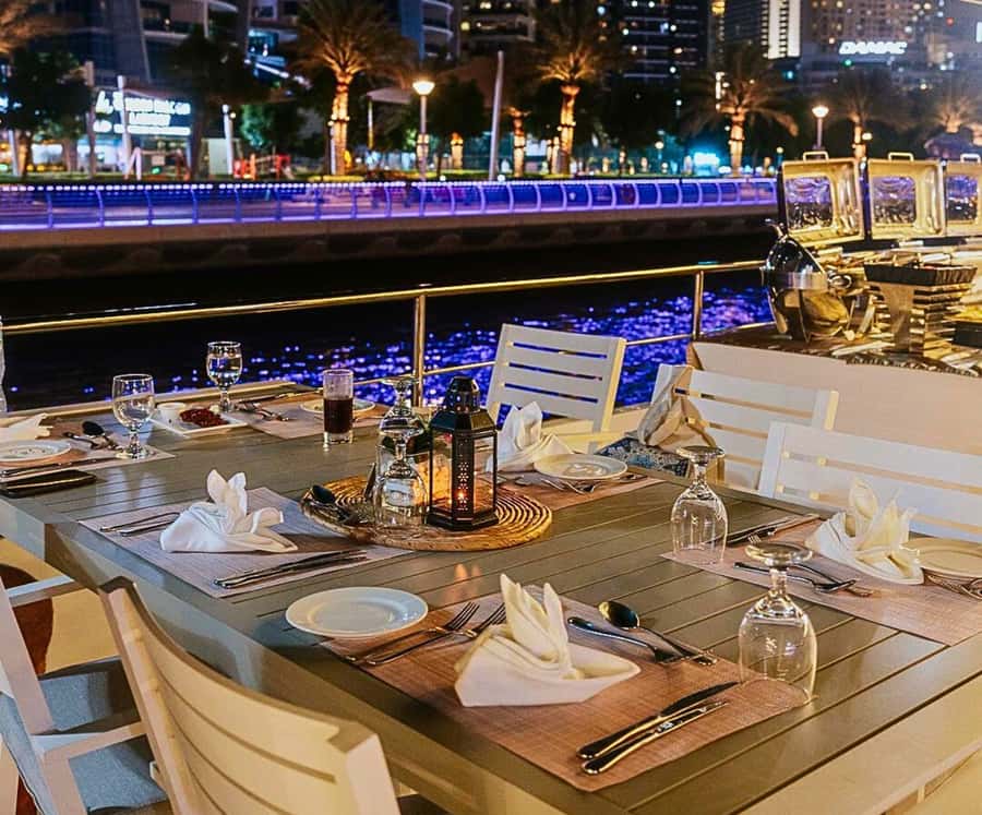 Dubai: Marina Premium Dinner Cruise with Unlimited Drinks - Dubai Marina After Dark: What This Cruise Actually Offers
