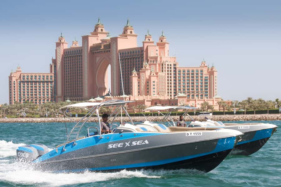 Dubai: Marina Private Boat Tour & Palm Jumeirah Sightseeing - The 100-minute route and the Atlantis photo stop