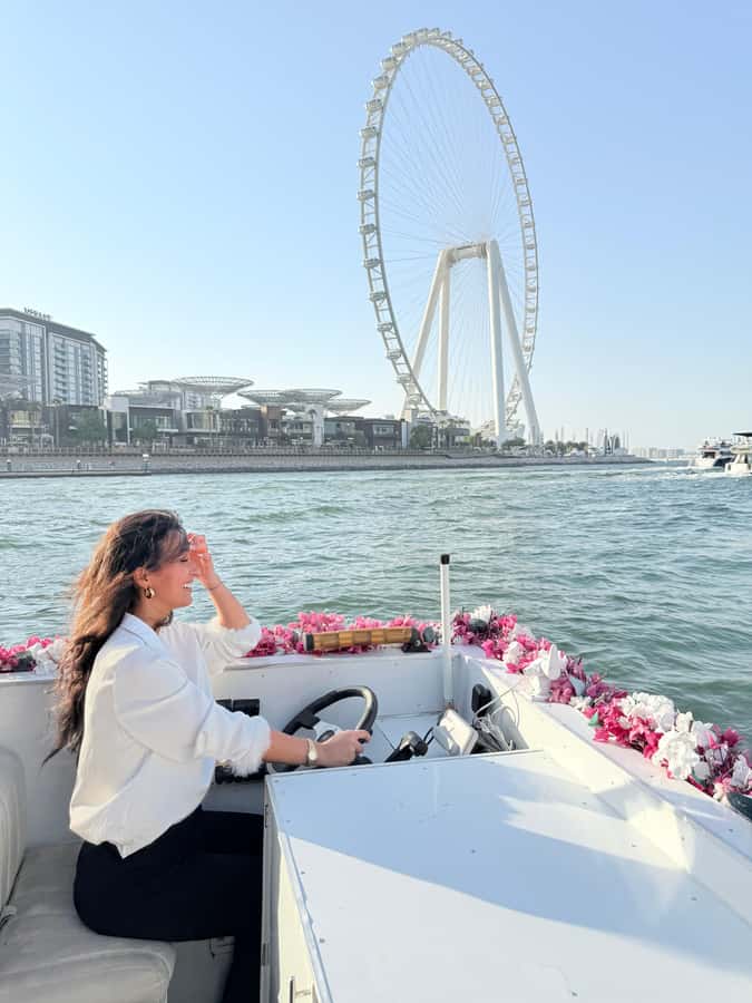 Dubai Marina: Private Boat Tour with Flower - Cruising through Dubai Marina