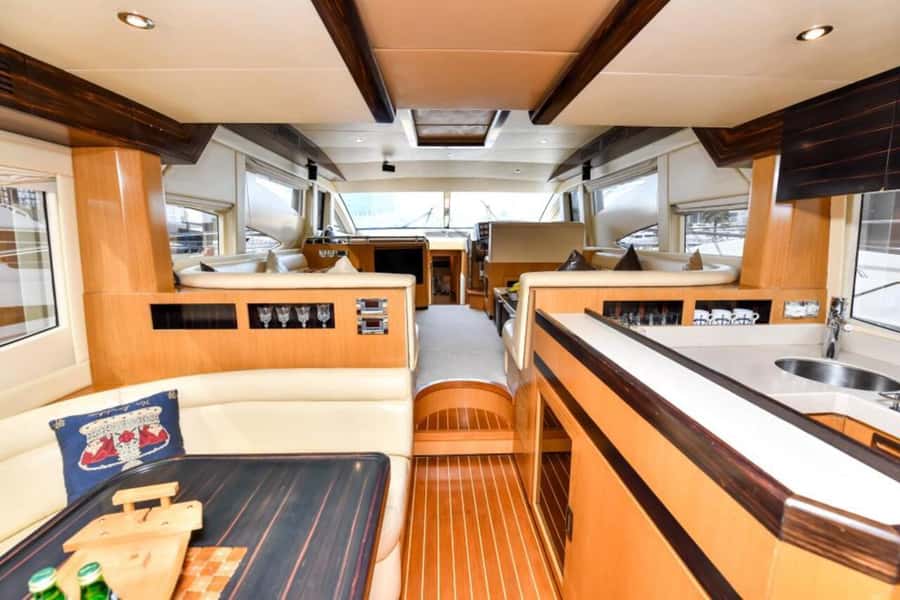 Dubai: Marina Private Luxury Yacht Tour - What the crew adds to the experience