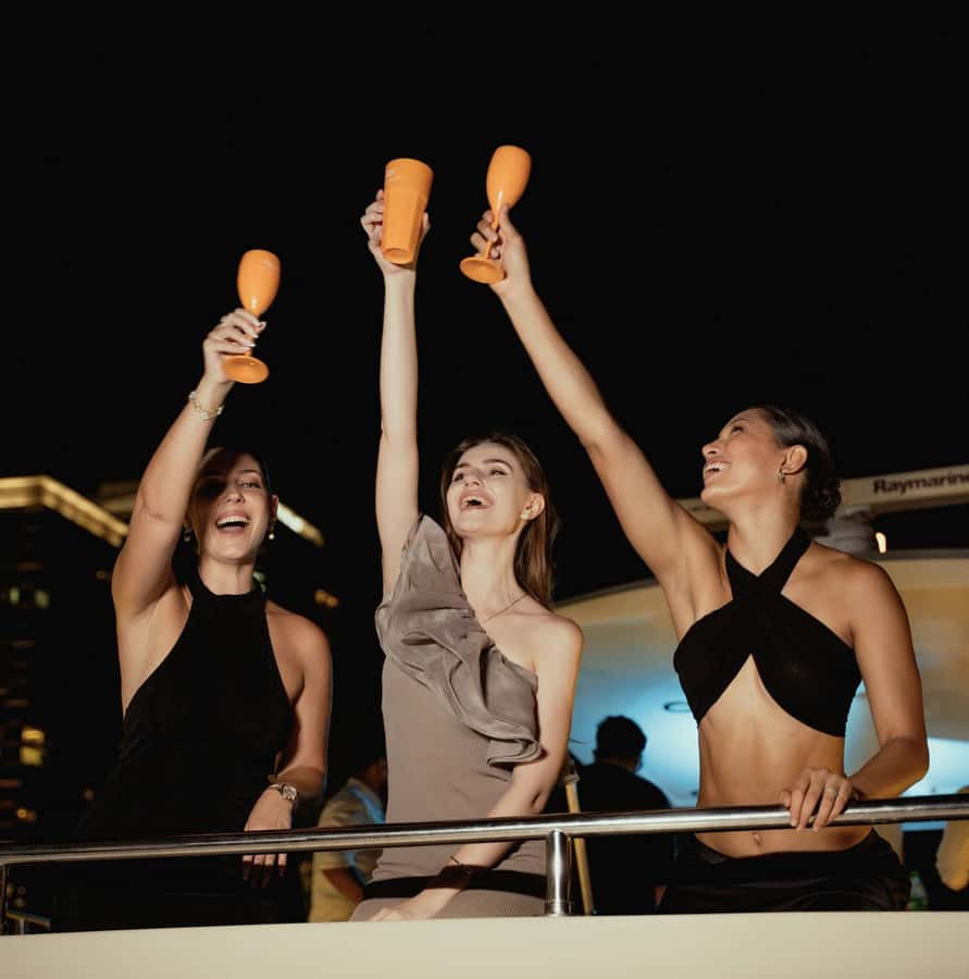 Dubai: Marina Yacht Party with BBQ, Unlimited Drinks and DJ - What this Dubai yacht party is really like