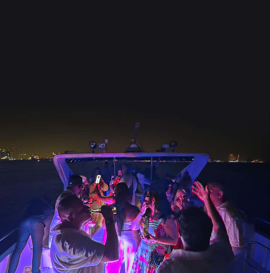 Dubai: Marina Yacht Party with BBQ, Unlimited Drinks and DJ - What the service adds to the experience