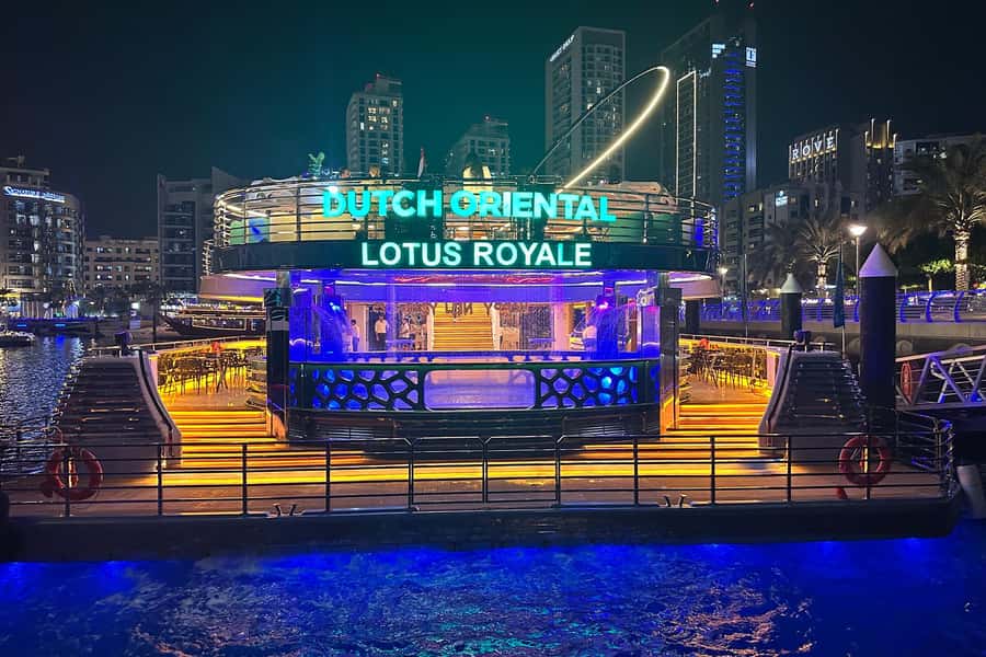 Dubai: Mega Yacht Dinner Cruise with Buffet - Leaving Pier 7 with Dubai all around you
