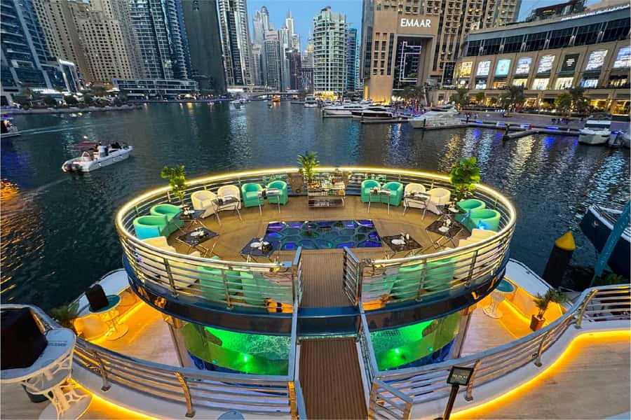 Dubai: Mega Yacht Dinner Cruise with Buffet - Who will enjoy this cruise most?