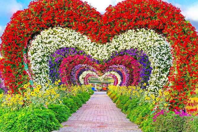 Dubai: Miracle Garden Tickets with Round-trip Transfer - A seasonal attraction with a narrow visiting window