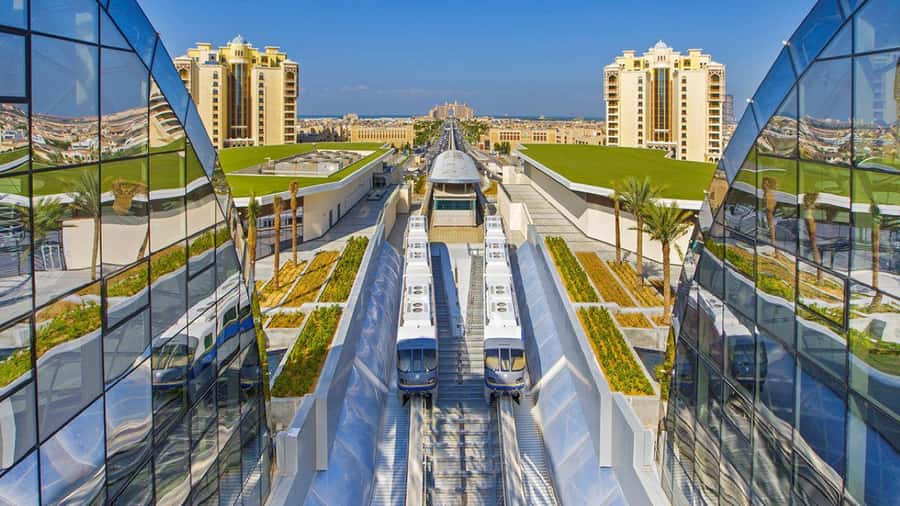 Dubai Modern Tour: Souq Madinat, Marina, Burj Khalifa stop - Souq Madinat Jumeirah: attractive setting, limited time