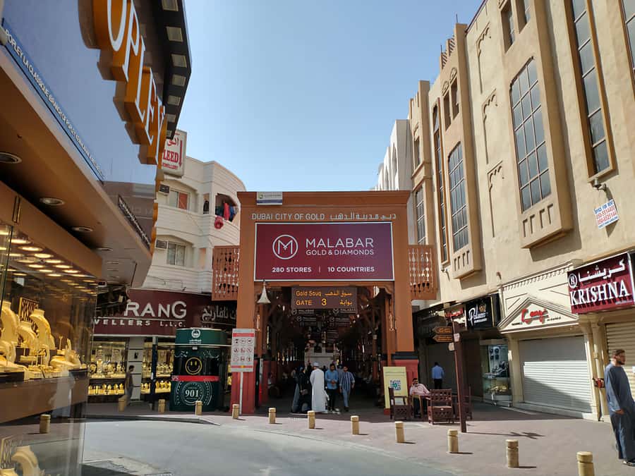 Dubai: Old to New Dubai Private Half-Day Sightseeing Tour - Al Seef, Al Fahidi, and the older creek quarters