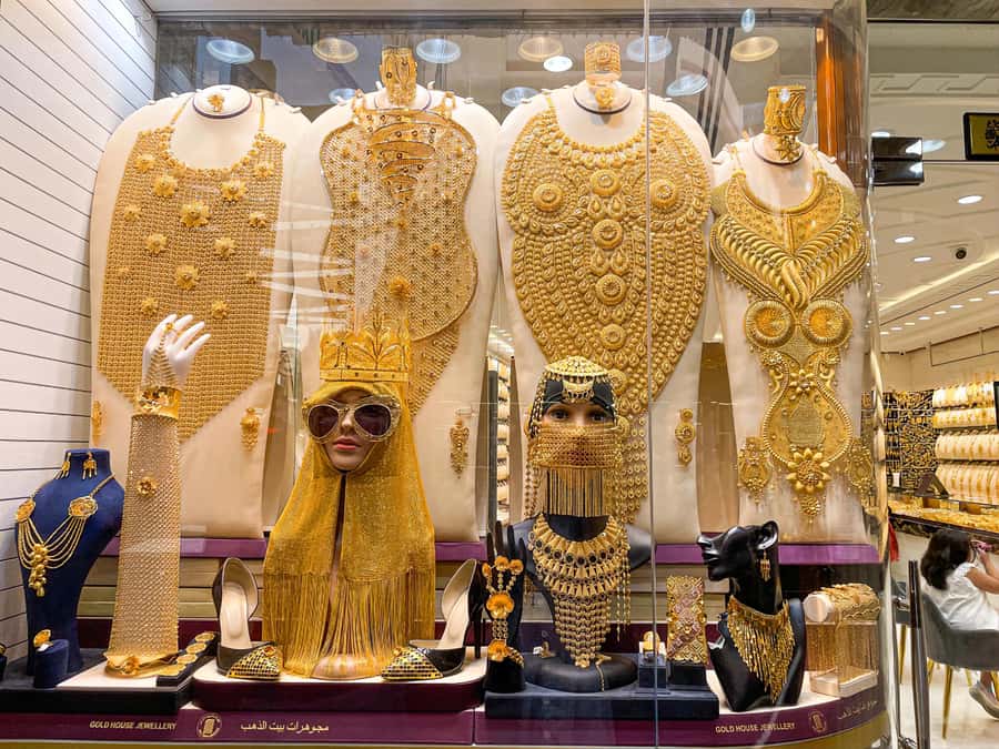 Dubai: Old to New Dubai Private Half-Day Sightseeing Tour - Gold Souk, Spice Souk, and shopping advice