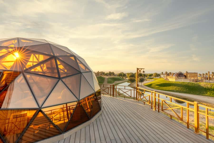 Dubai: Overnight Safari with Luxury Dome Stay & Stargazing - Red dunes, sandboarding, and desert wildlife