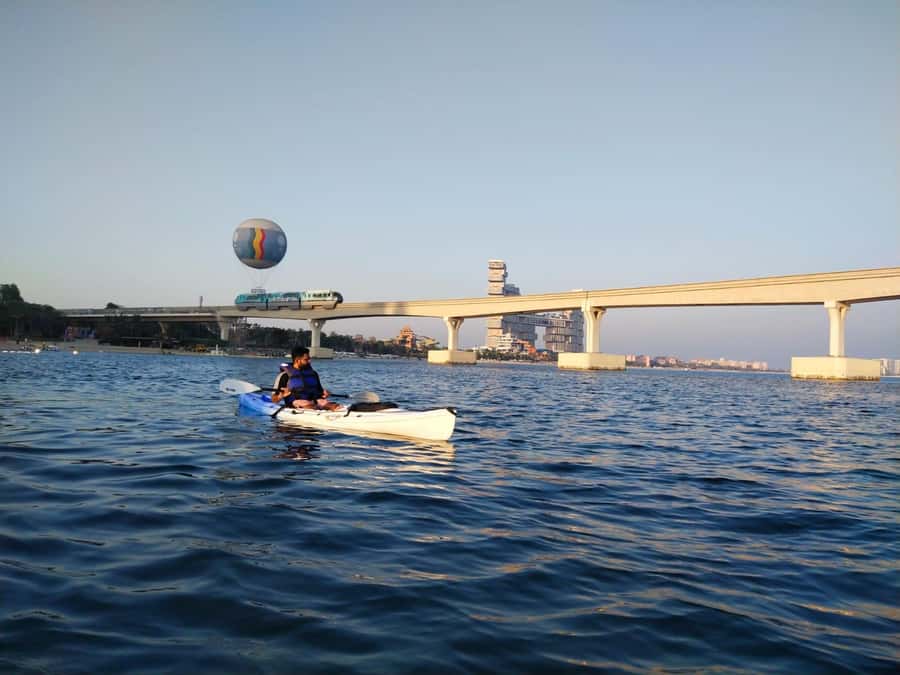 Dubai: Palm Jumeirah Guided Kayaking Tour - Atlantis, Burj Al Arab, and Burj Khalifa