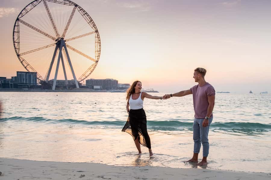 Dubai Photo Shoot with a Personal Travel Photographer - Why a private photo session works well in Dubai