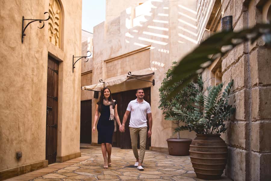 Dubai Photo Shoot with a Personal Travel Photographer - Meeting your photographer and shaping the route