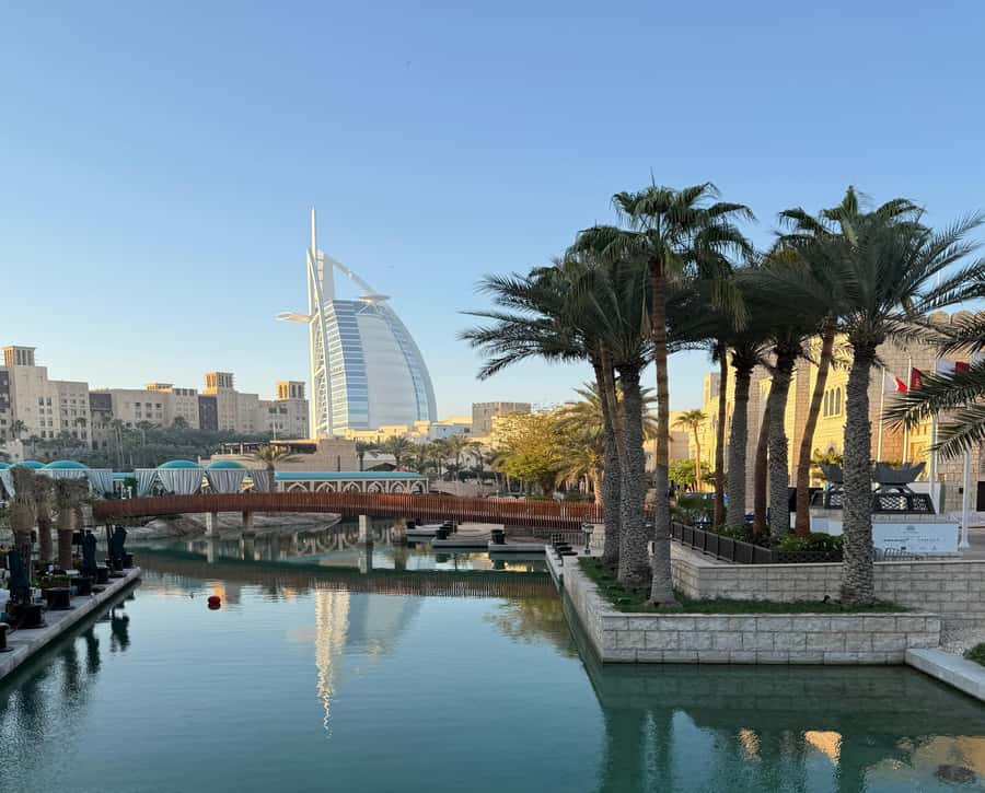 Dubai: Premium Half-Day Dubai Highlights Tour small group - Guides are a major part of the value