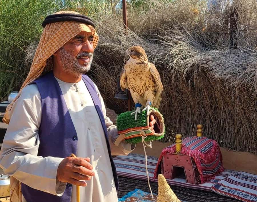 Dubai: Private City Tour with Frame and Burj Khalifa Ticket - Gold, spices, and the art of browsing