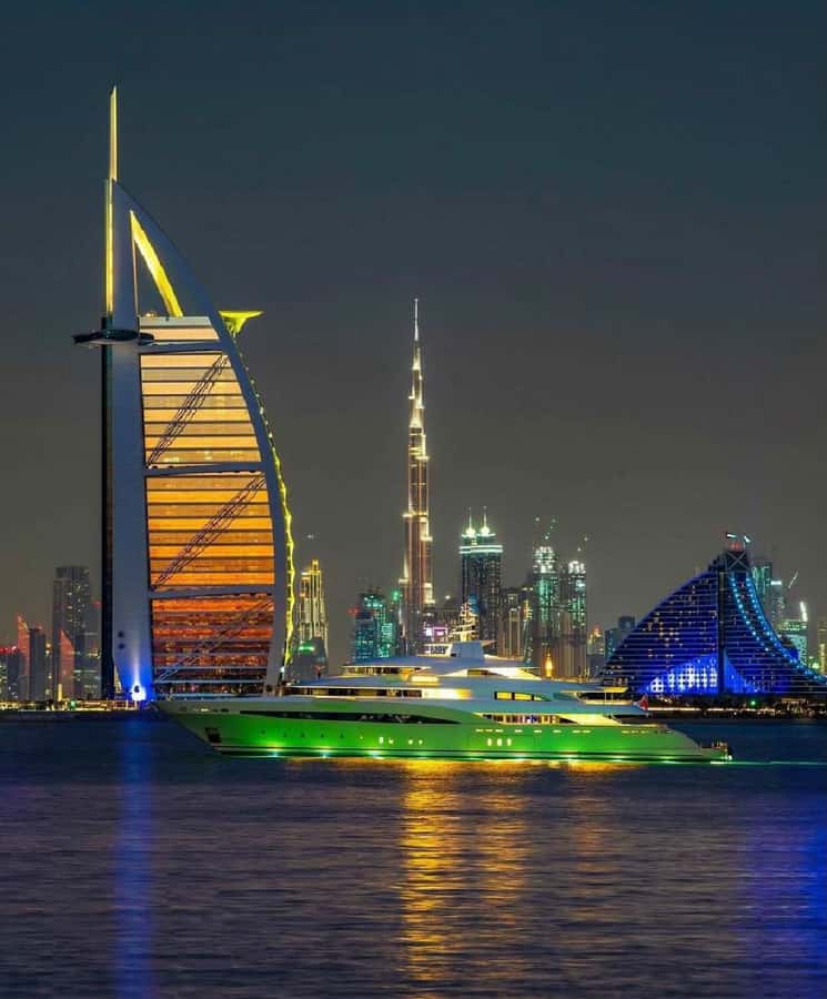 Dubai :Private Day & night customize city tour - Museum of the Future and the modern city