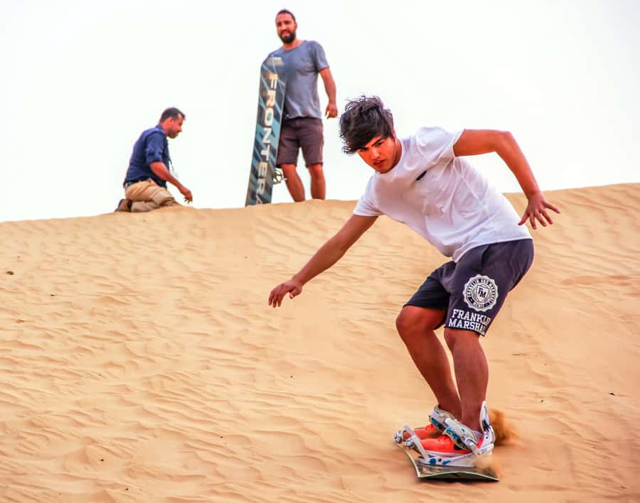 Dubai: Private Desert Day Tour and Wadi Shawka Pool Visit - Sandboarding and 20 minutes of dune bashing