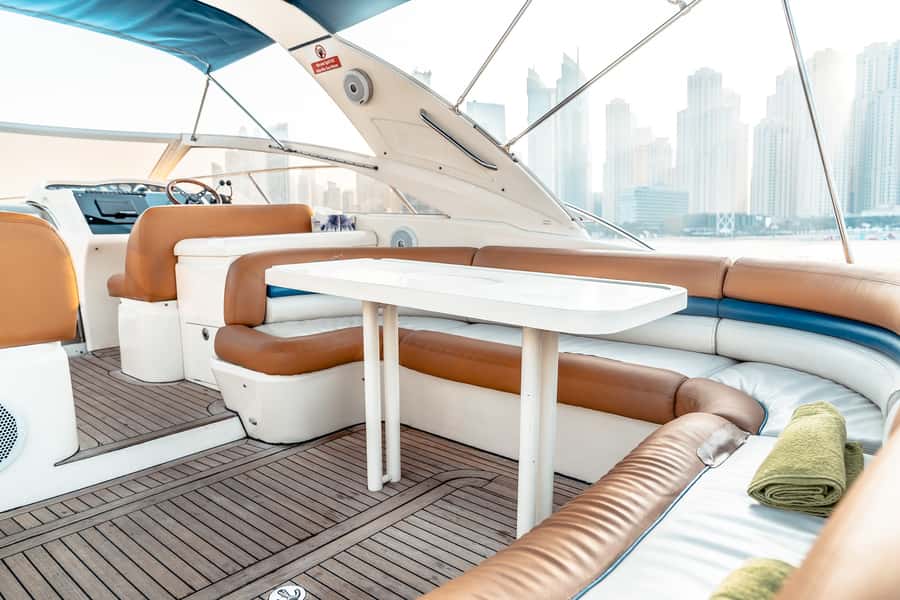 Dubai: Private Luxury Everest Yacht Cruise from Dubai Marina - What the one-hour cruise gives you