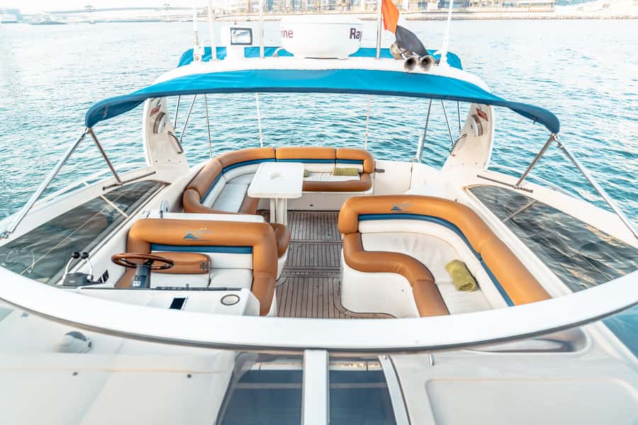 Dubai: Private Luxury Everest Yacht Cruise from Dubai Marina - Three hours for swimming and better photographs