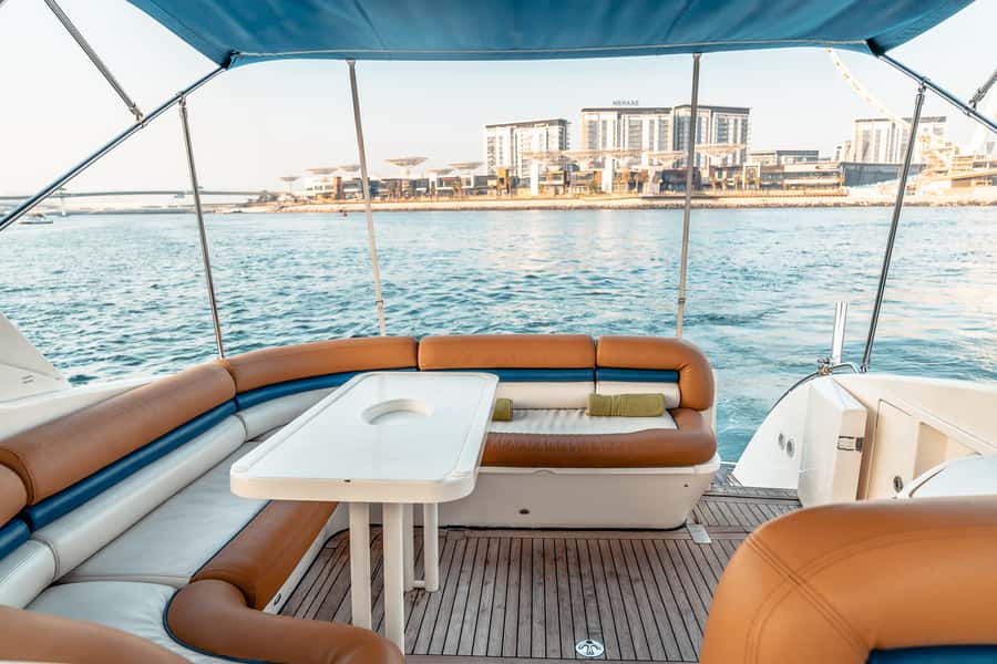 Dubai: Private Luxury Everest Yacht Cruise from Dubai Marina - Four hours adds a BBQ and fishing