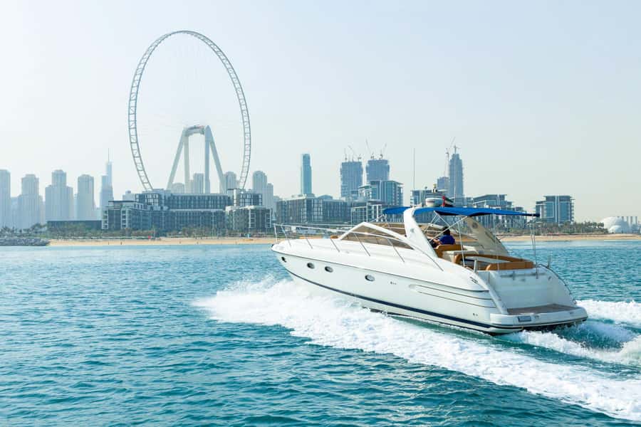Dubai: Private Luxury Everest Yacht Cruise from Dubai Marina - The two-hour route around Palm Jumeirah