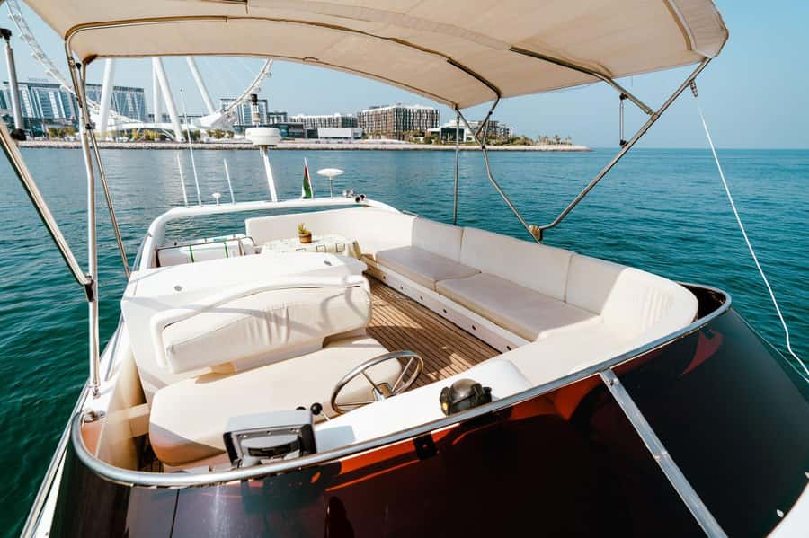 Dubai: Private Luxury Yacht Tour on a 50-Foot Yacht - Palm Jumeirah and Atlantis from the sea