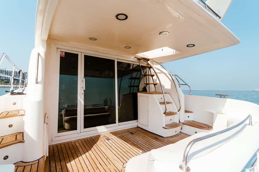 Dubai: Private Luxury Yacht Tour on a 50-Foot Yacht - What the $310 group price really means