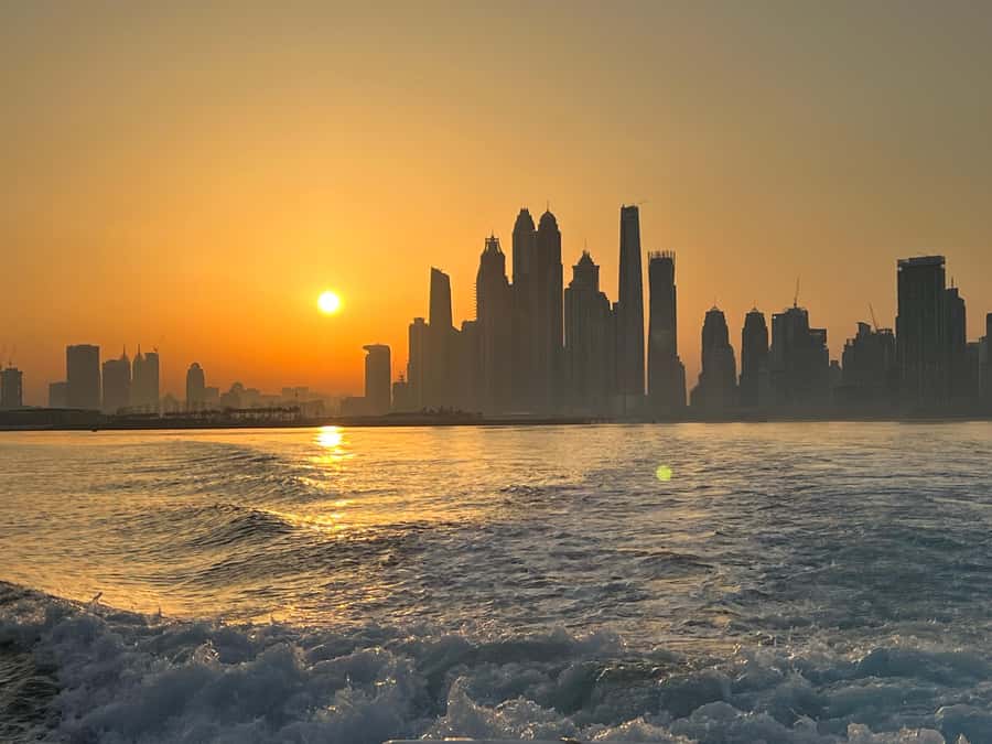 Dubai: Private Sunset Yacht Tour from Dubai Marina - Why the sunset setting works so well