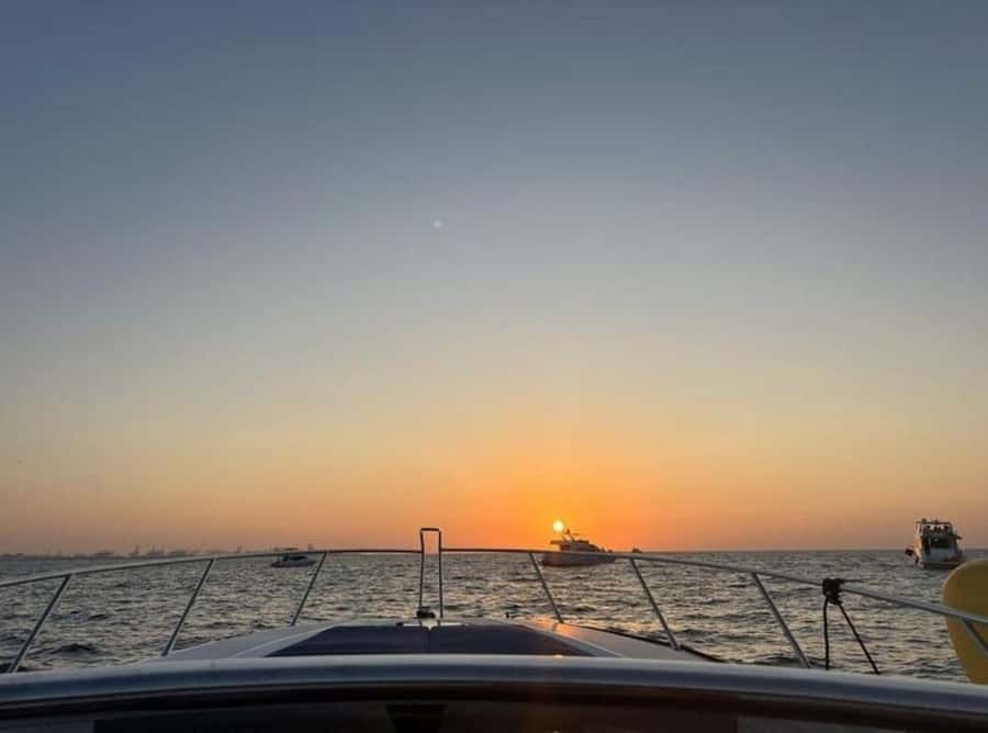 Dubai: Private Sunset Yacht Tour from Dubai Marina - Dubai Marina and Bluewaters Island from the water
