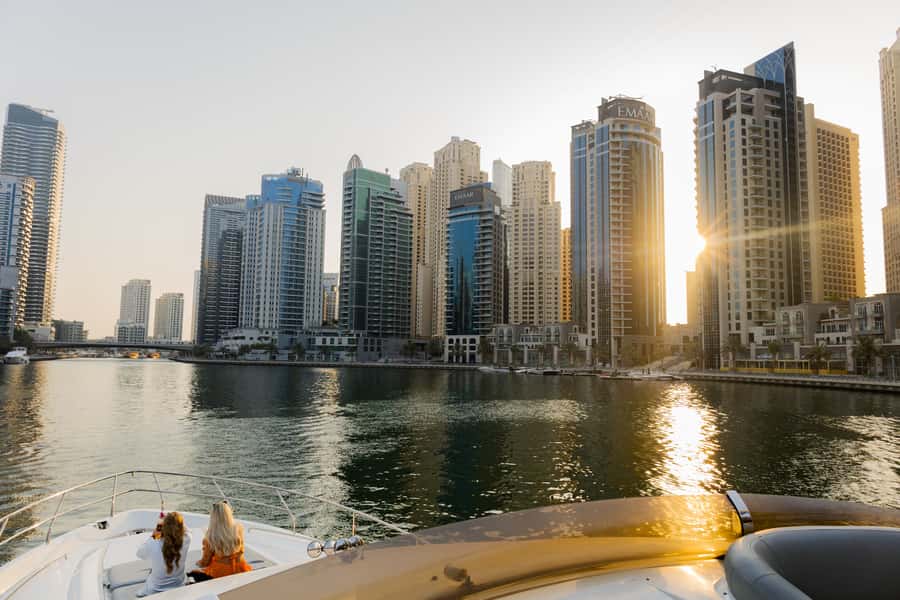 Dubai: Private VIP Luxury Yacht Tour with BBQ & Drinks - Leaving Dubai Harbour for the first views