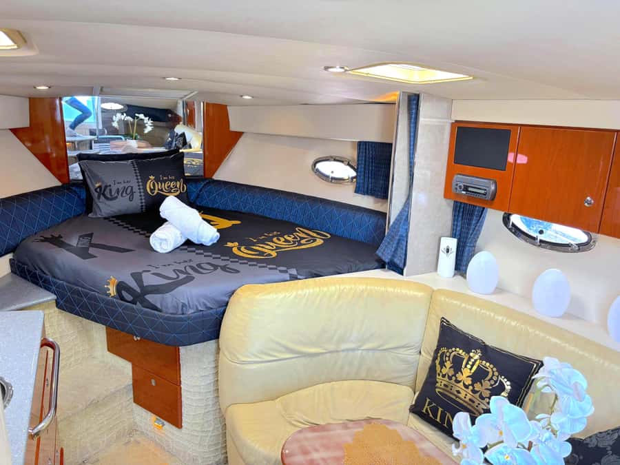 Dubai: Private Yacht Cruise for Unforgettable Memories - Who should book this private cruise