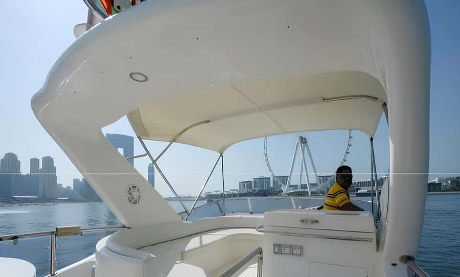 Dubai: Private Yacht Tour Experience with Soft Drinks - Best time and best length for your group