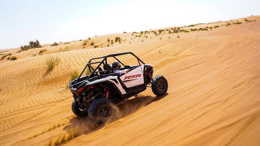 Dubai: Red Dune Desert, Dune Buggy Ride & BBQ Buffet Dinner - Safety briefing before the throttle