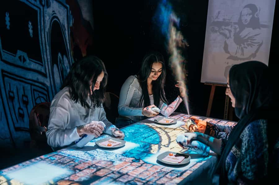 Dubai: Seven Paintings Immersive Dining Show Tickets - What the two-hour evening feels like