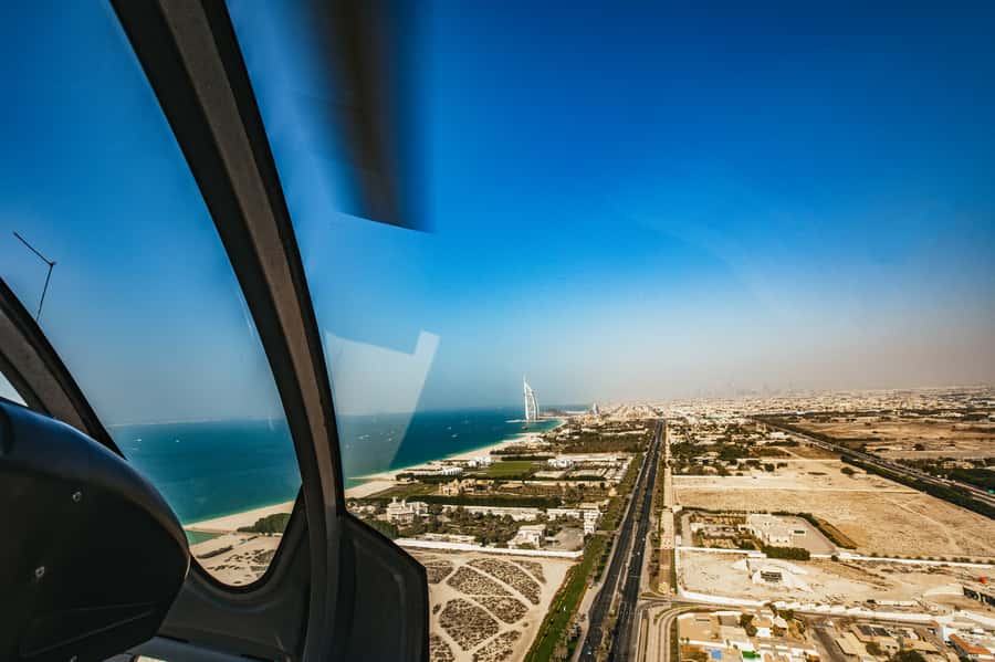 Dubai: Sightseeing Helicopter Ride from The Palm - The 15-minute route: add the World Islands