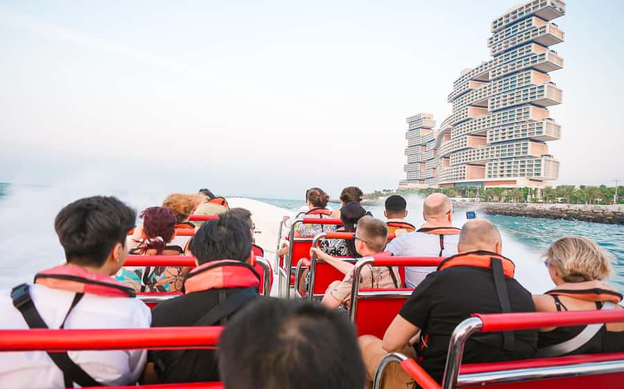 Dubai: Sightseeing Speedboat Tour with Live Tour Guide - Bluewaters and Ain Dubai from the water