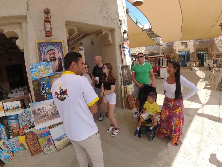 Dubai: Signature Old Town, Heritage Souks & Traditional Abra - Guides make the short stops more useful