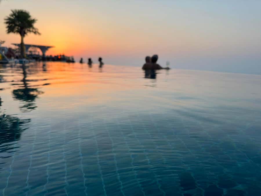 Dubai: Sky Pool and Palm Observatory Access - Who should book this experience?
