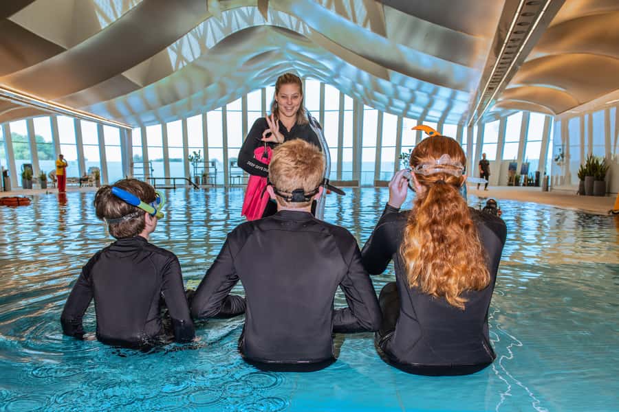 Dubai: Snorkeling at Deep Dive World's Deepest Pool - Why the small group matters