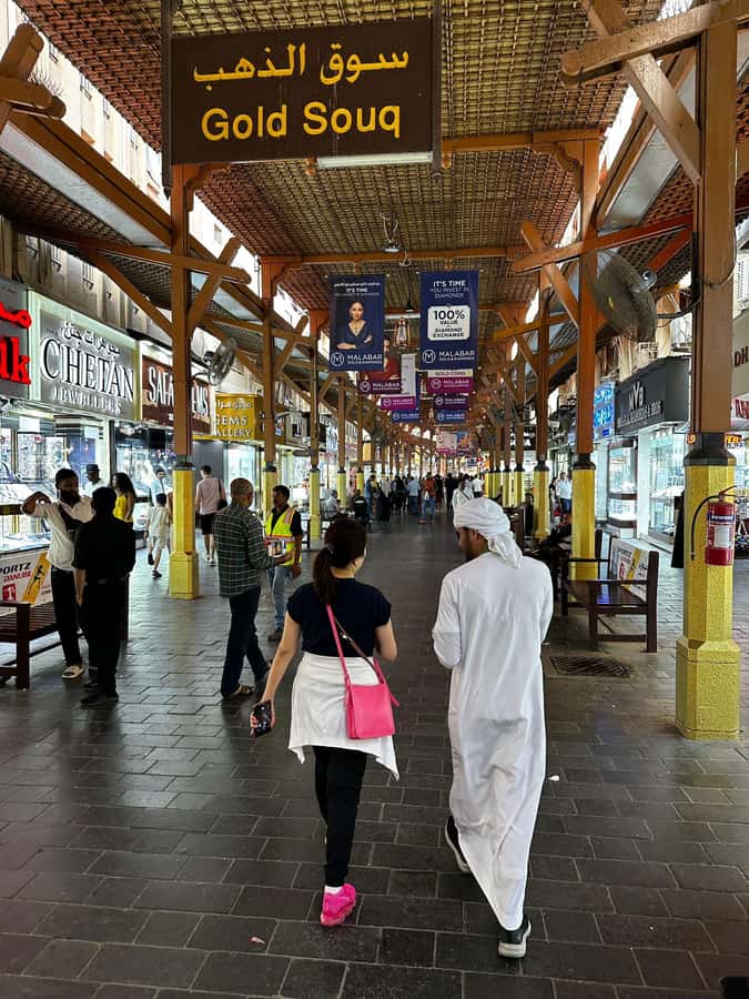 Dubai Stopover Tour & Transit Tours - Meeting your guide at the airport
