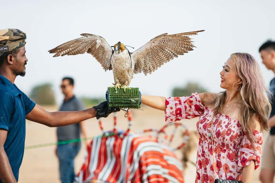 Dubai: Sunrise Balloon Flight with Camel Ride & Breakfast - The early drive from Dubai to Margham