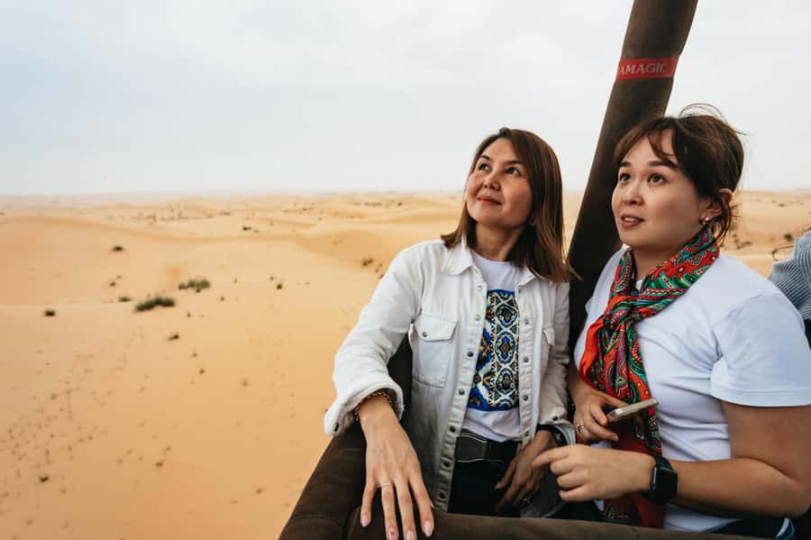 Dubai: Sunrise Balloon Flight with Camel Ride & Breakfast - Is $305 a fair price?