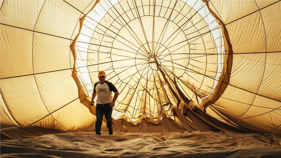 Dubai: Sunrise Hot Air Balloon Tour with E-Certificate - Watch for oryx, gazelles, and camels below