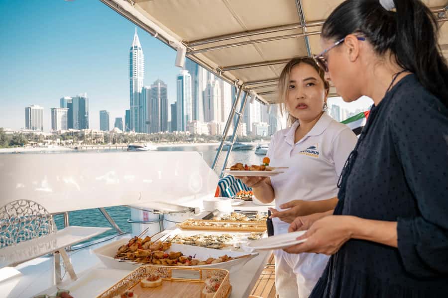 Dubai: Sunset & Night Cruise with Bites and Drinks - Finding L’Amo Bistro del Mare and Dubai Harbour